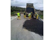 04/05-03-10 Bacheo de deslizamiento en la JA-4204, Huelma a límite de provincia. JPEG de 82,9 KB