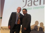 José Luis García-Lomas recoge el premio junto al Francisco Reyes. JPG de 648 KB