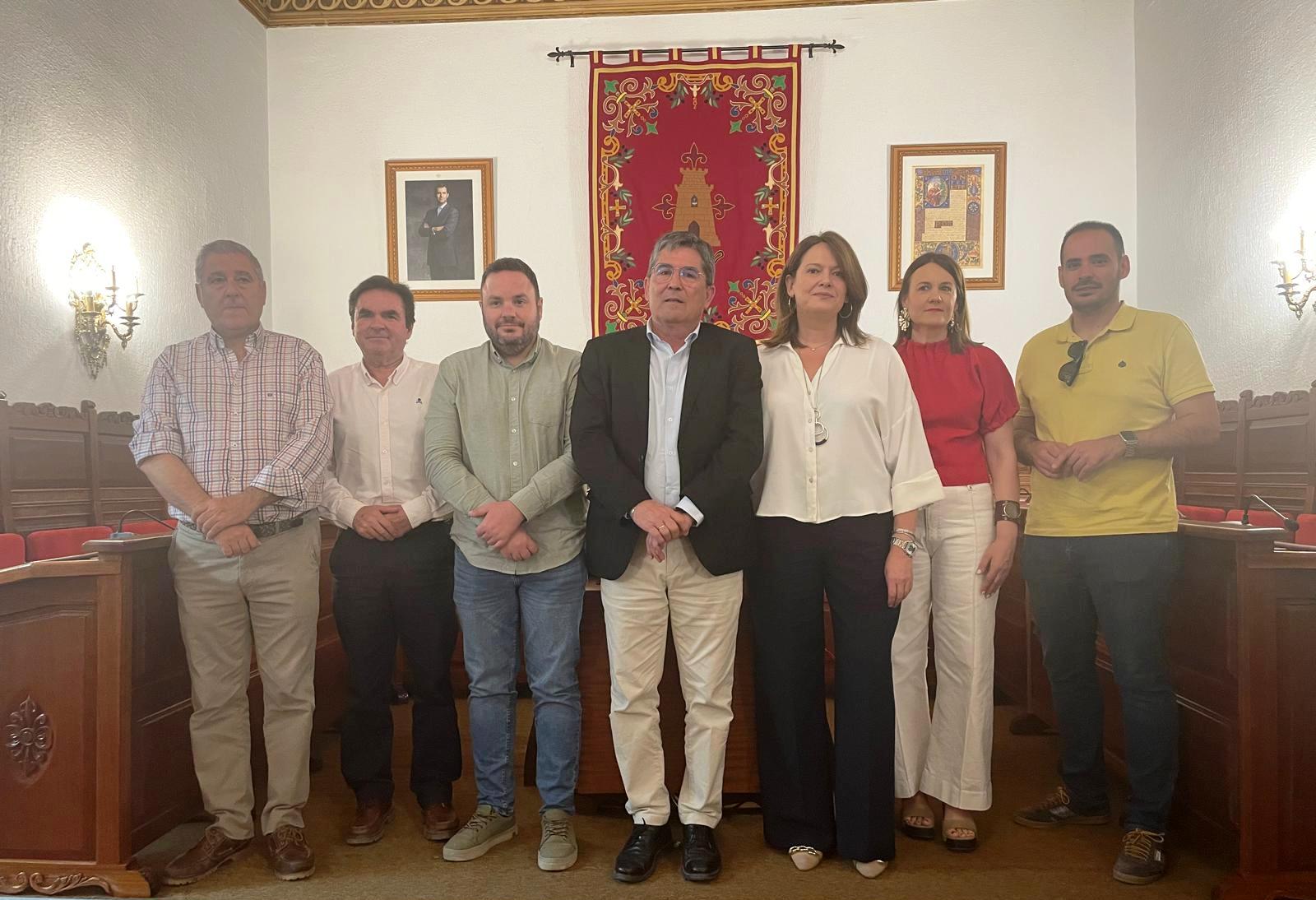 Lourdes Martínez, junto a responsables municipales de los Ayuntamientos de la AUF La Campiña de Jaén
