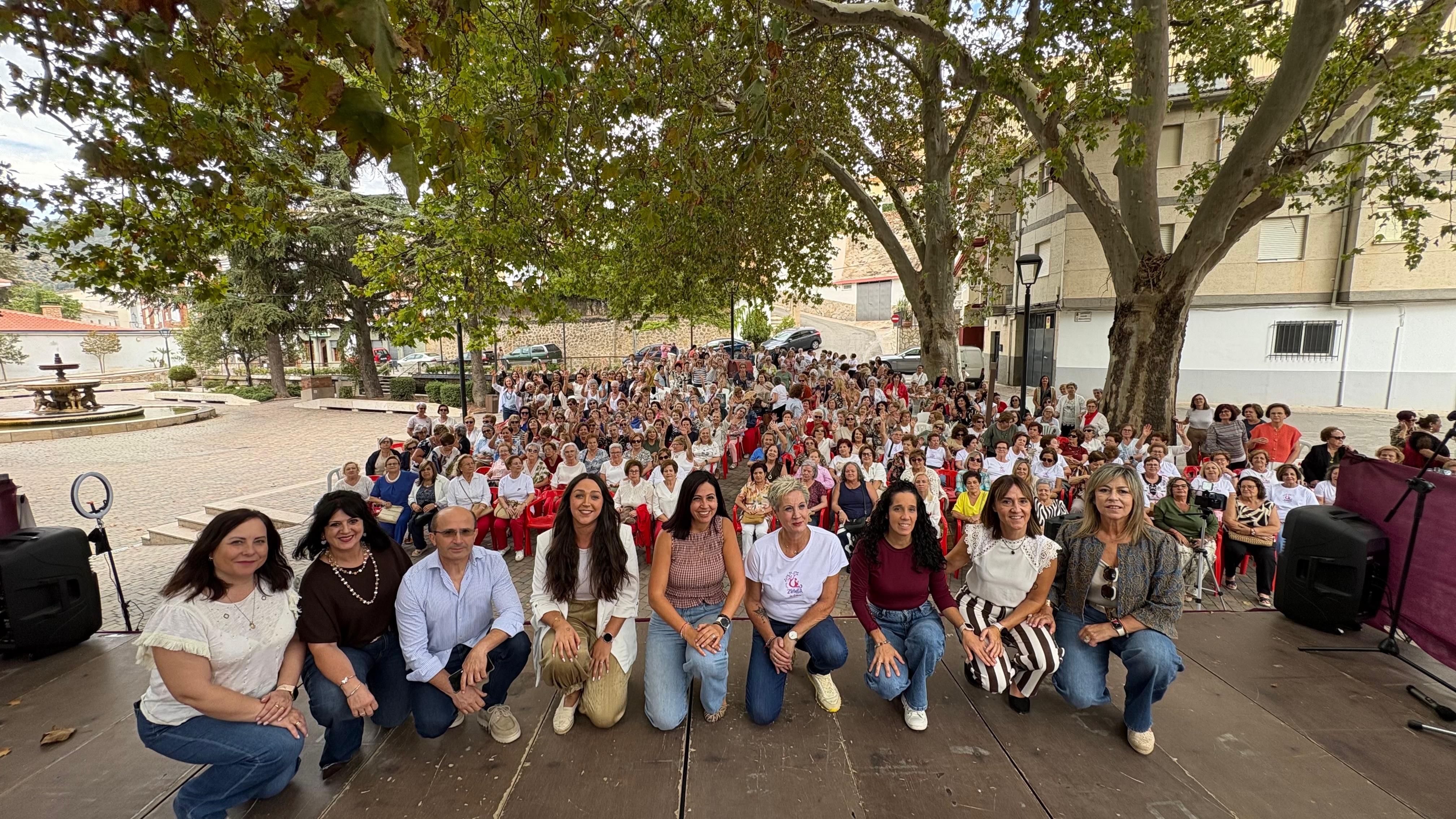 Autoridades y participantes en este encuentro