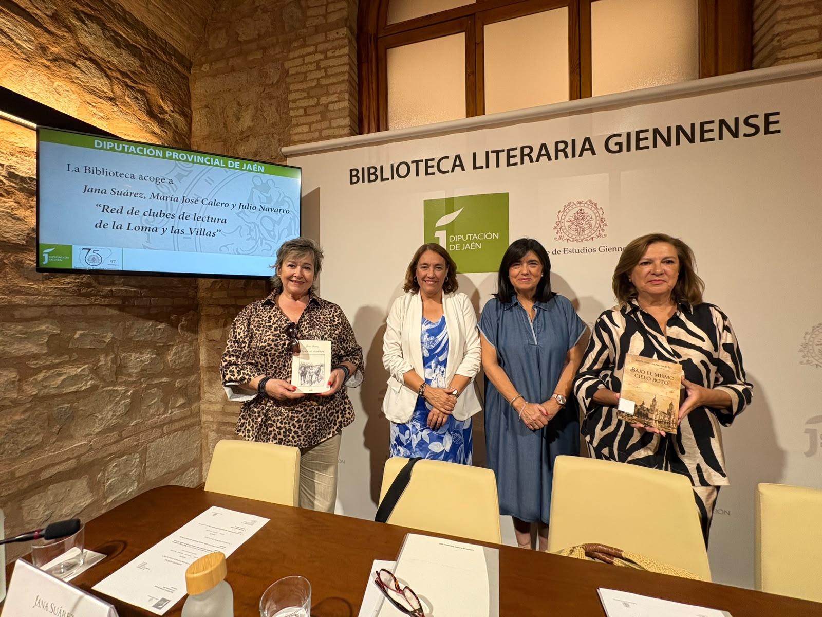 Jana Suárez, María Luisa Grande, Francisca Medina y María José Calero, en este acto | Diputación de Jaén | Ampliar imagen