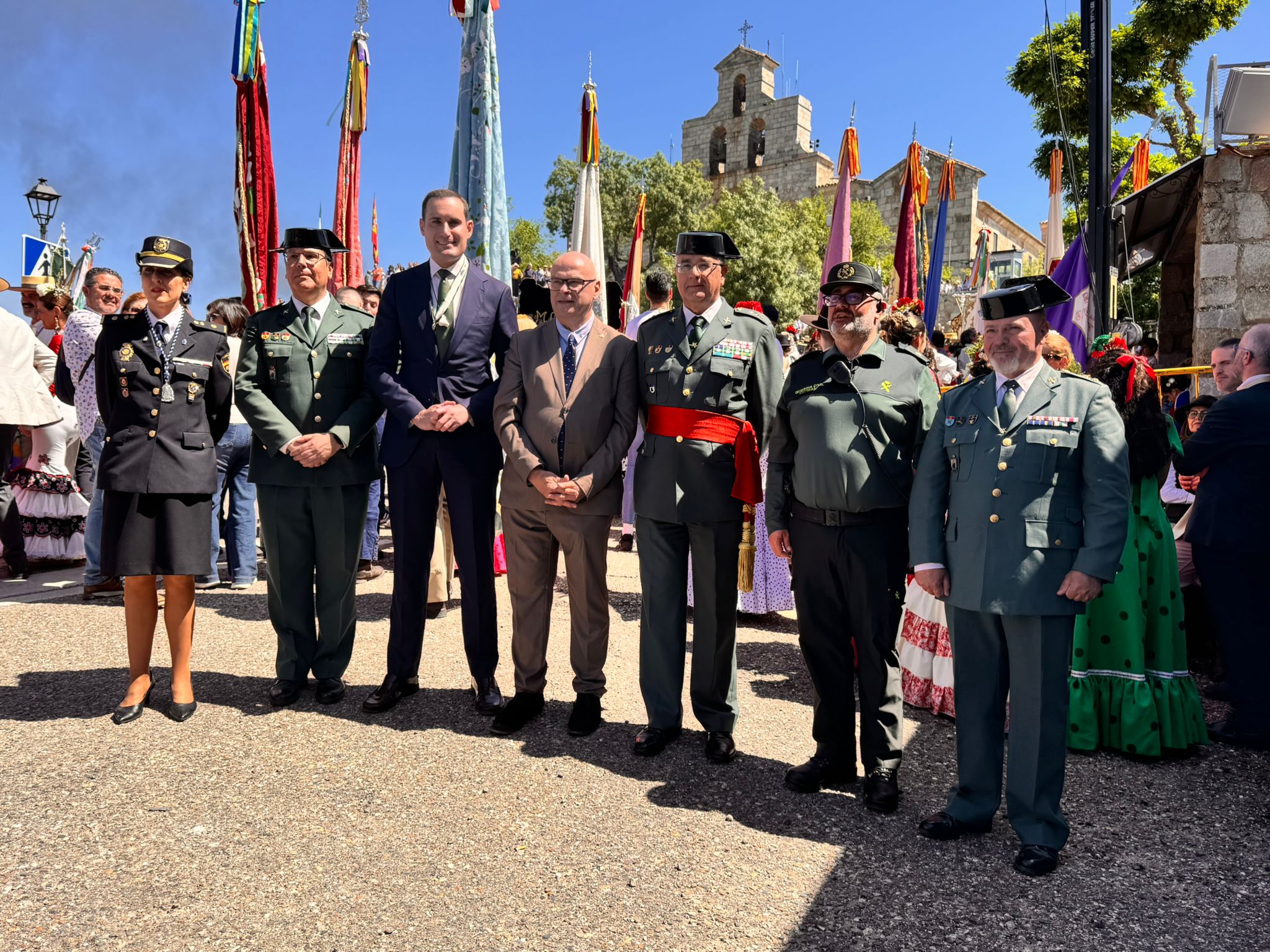 Autoridades presentes durante la celebración de los actos organizados este domingo con motivo de la romería de la Virgen de la Cabeza