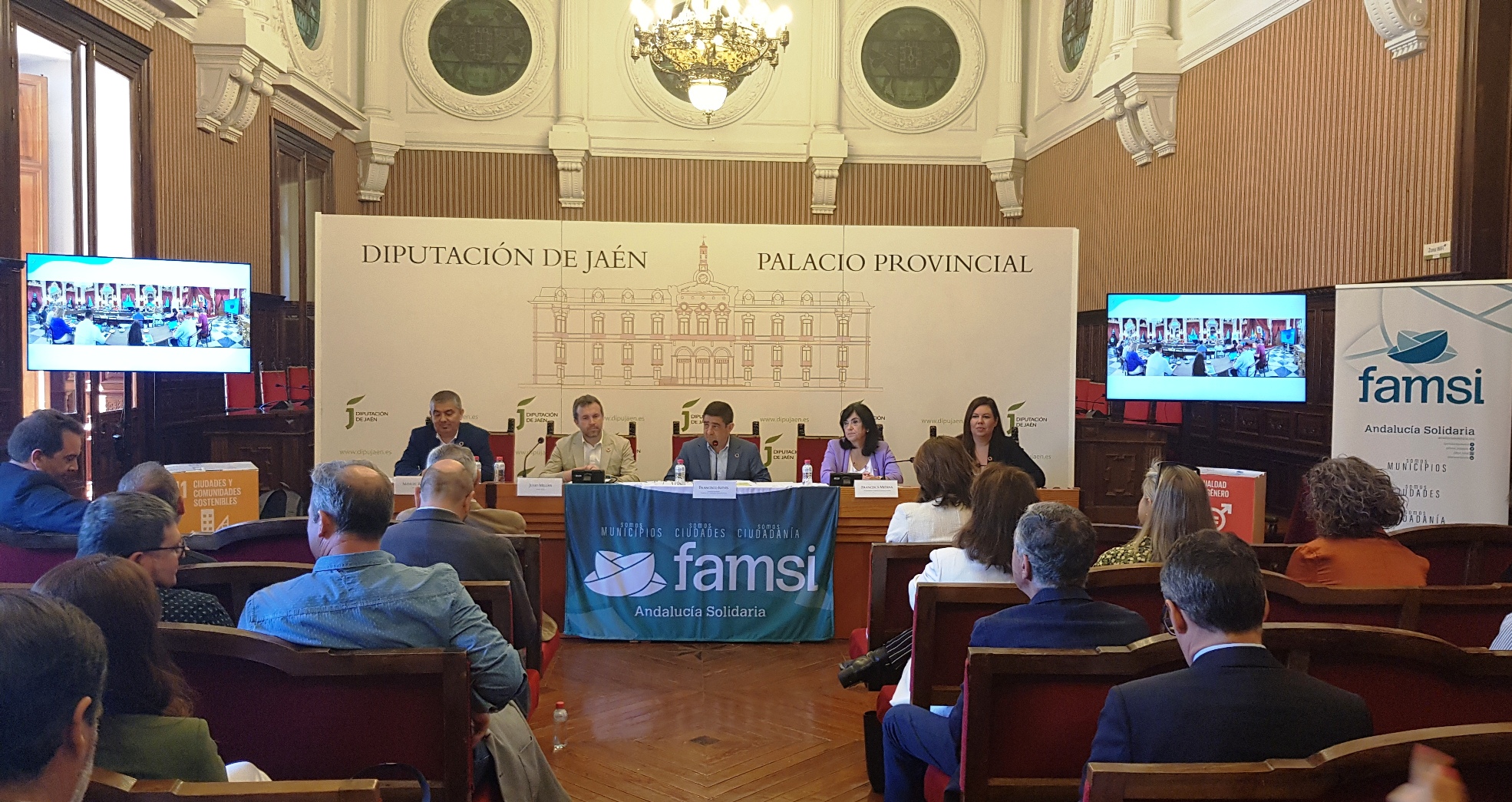Celebración de la asamblea de FAMSI en el Salón de Plenos de la Diputación de Jaén. JPG de 1010 MB | Diputación de Jaén | Ampliar imagen