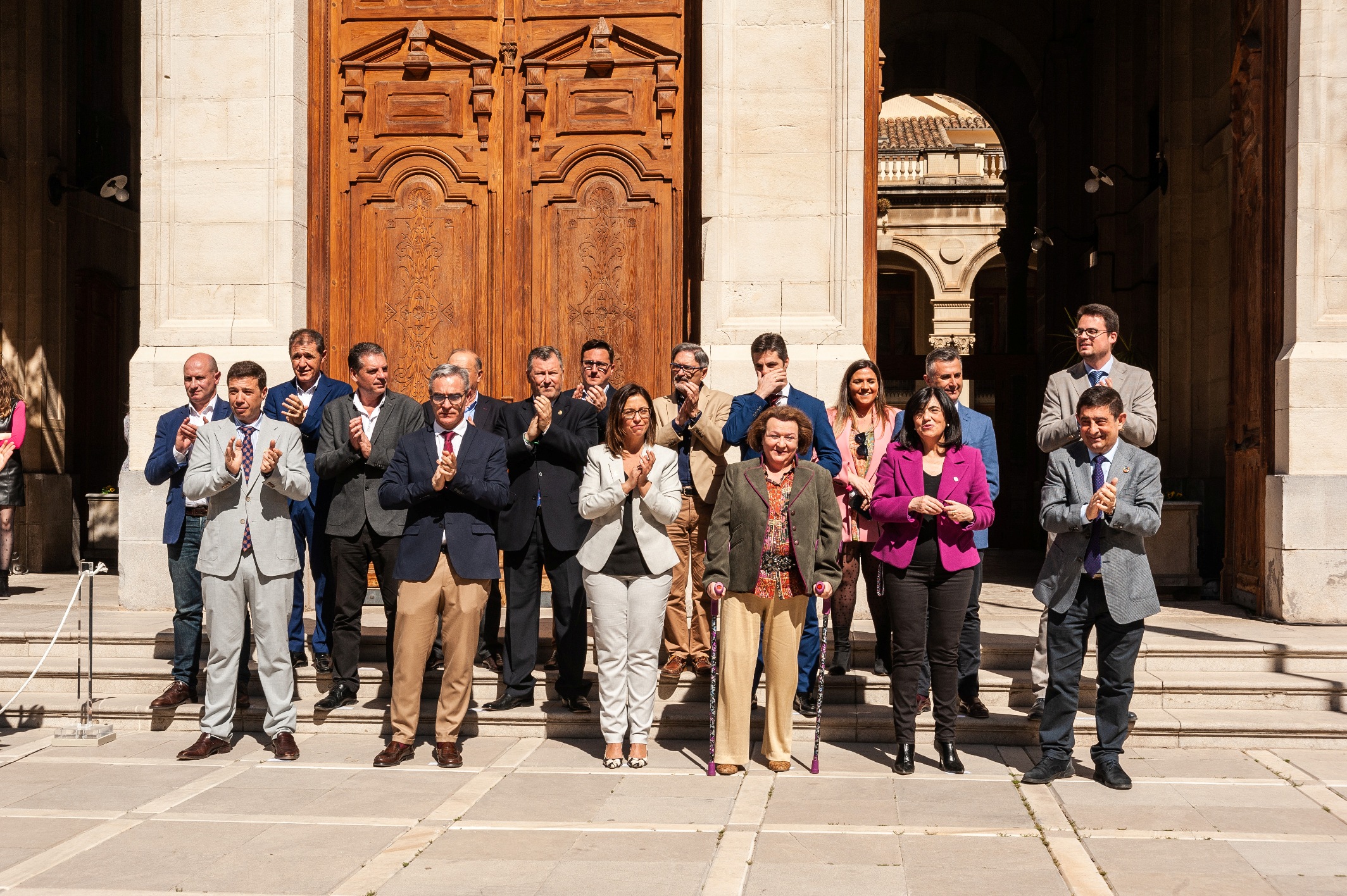 Reyes, a la derecha, con otros integrantes de la Diputación. JPG de 1204 KB  | Imagen en ventana nueva | Diputación de Jaén 