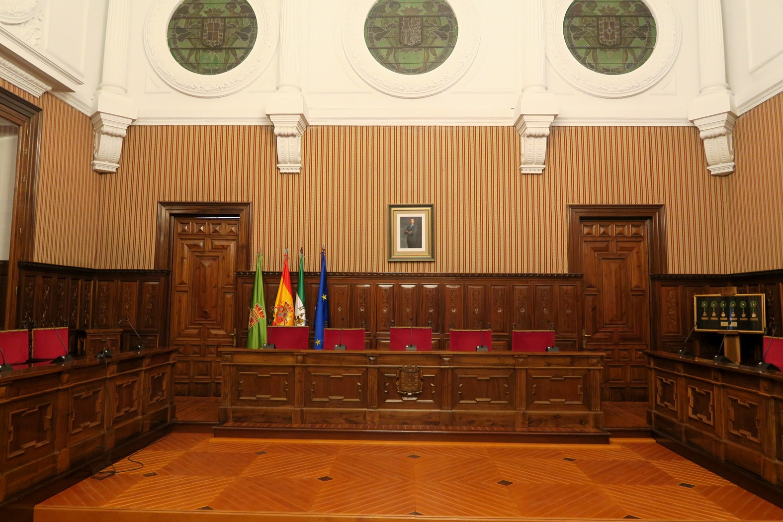 El salón de plenos acogerá la próxima sesión ordinaria el jueves 28 de septiembre. JPG de 423 KB | Diputación de Jaén | Ampliar imagen