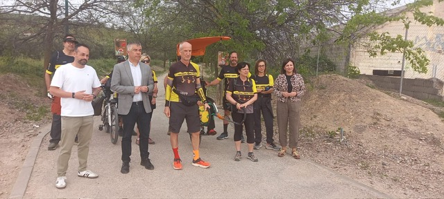 Miembros del colectivo Zancadas junto a Emilio Torres e Isabel Uceda | Diputación de Jaén | Ampliar imagen