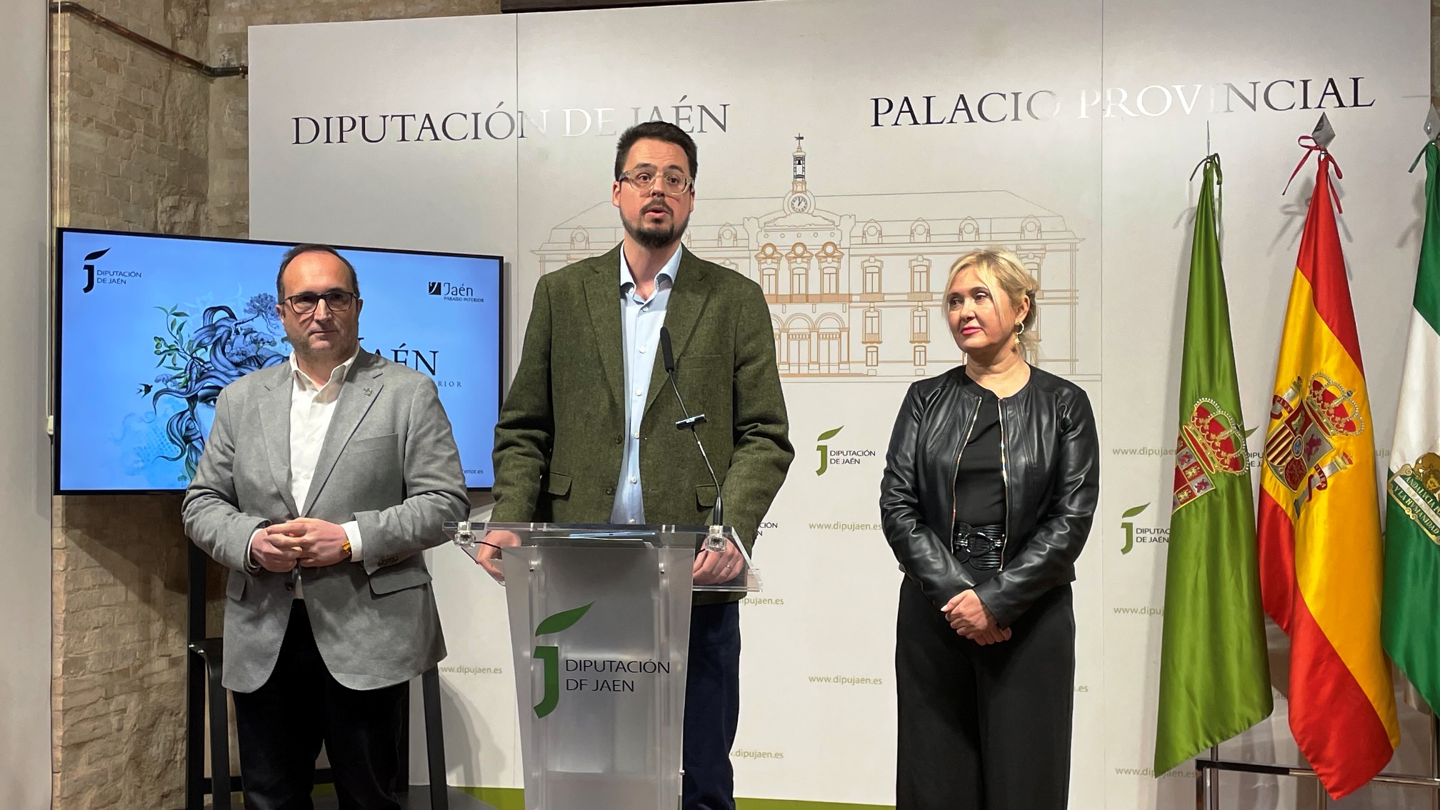 José Ayala, Francisco Javier Lozano y María Espejo durante la presentación de la presencia jiennense en Fitur 2025 | Diputación de Jaén | Ampliar imagen