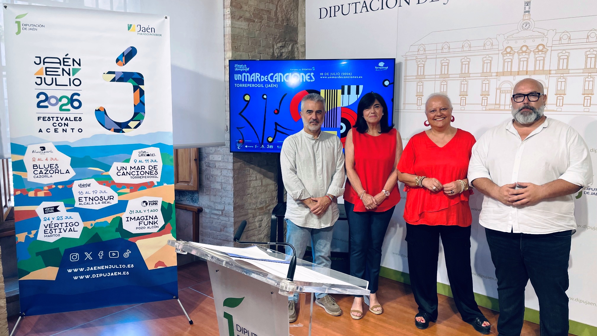 Juan Francisco Torres, Francisca Medina, Ángela Hidalgo y Antonio Rosillo en la presentación de Un Mar de Canciones | Diputación de Jaén | Ampliar imagen