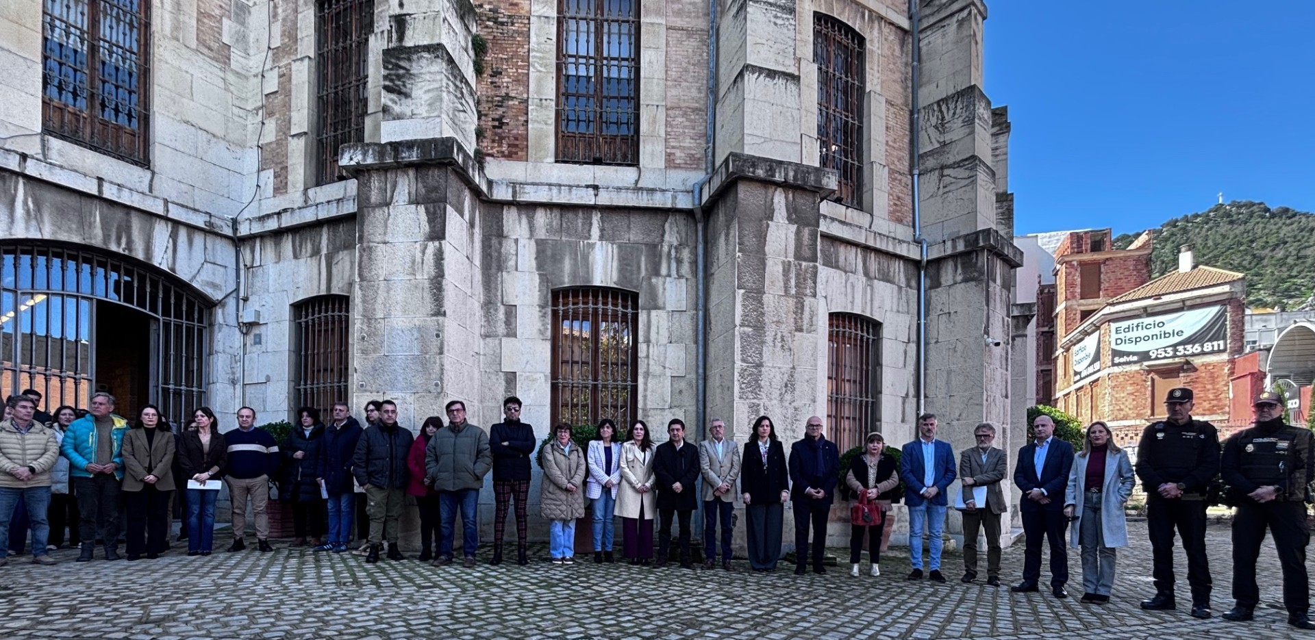 Autoridades presentes en este minuto de silencio guardado en la Diputación