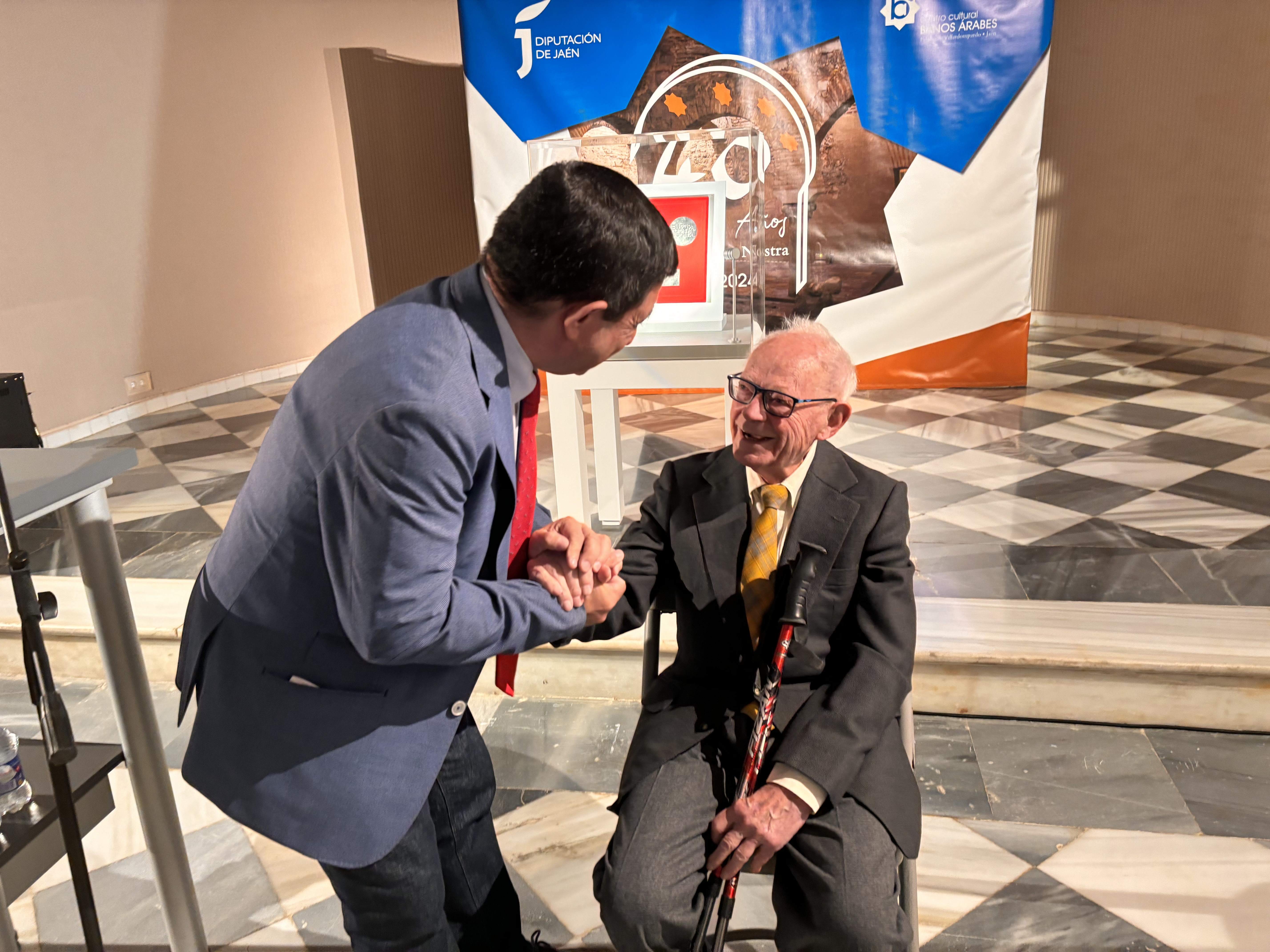 Paco Reyes y Luis Berges Roldán en una de las actividades programadas con motivo del 40º aniversario de la concesión de la Medalla Europa Nostra