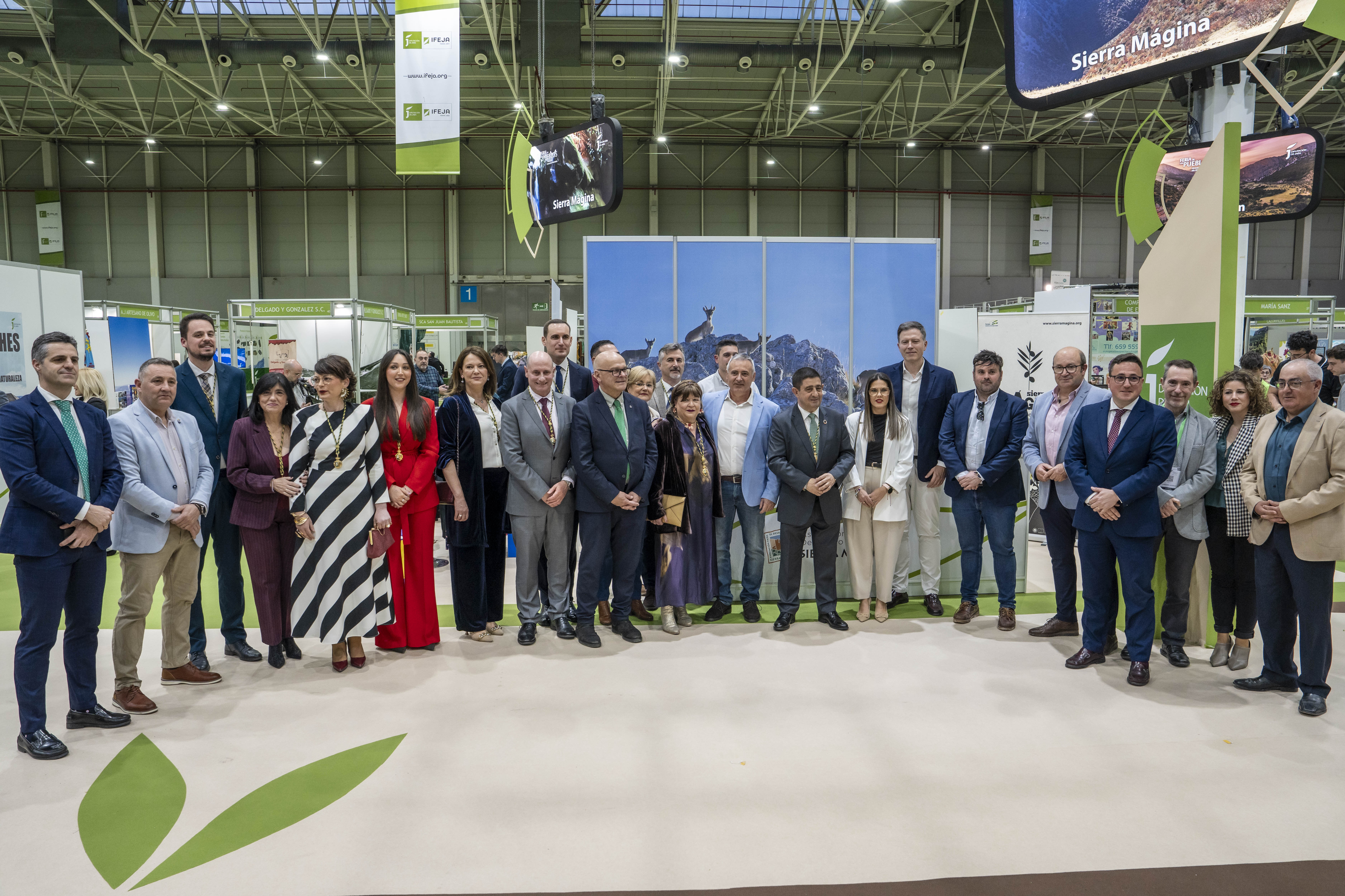 Recorrido por la Feria de los Pueblos - Estand de la ADR de Sierra Mágina