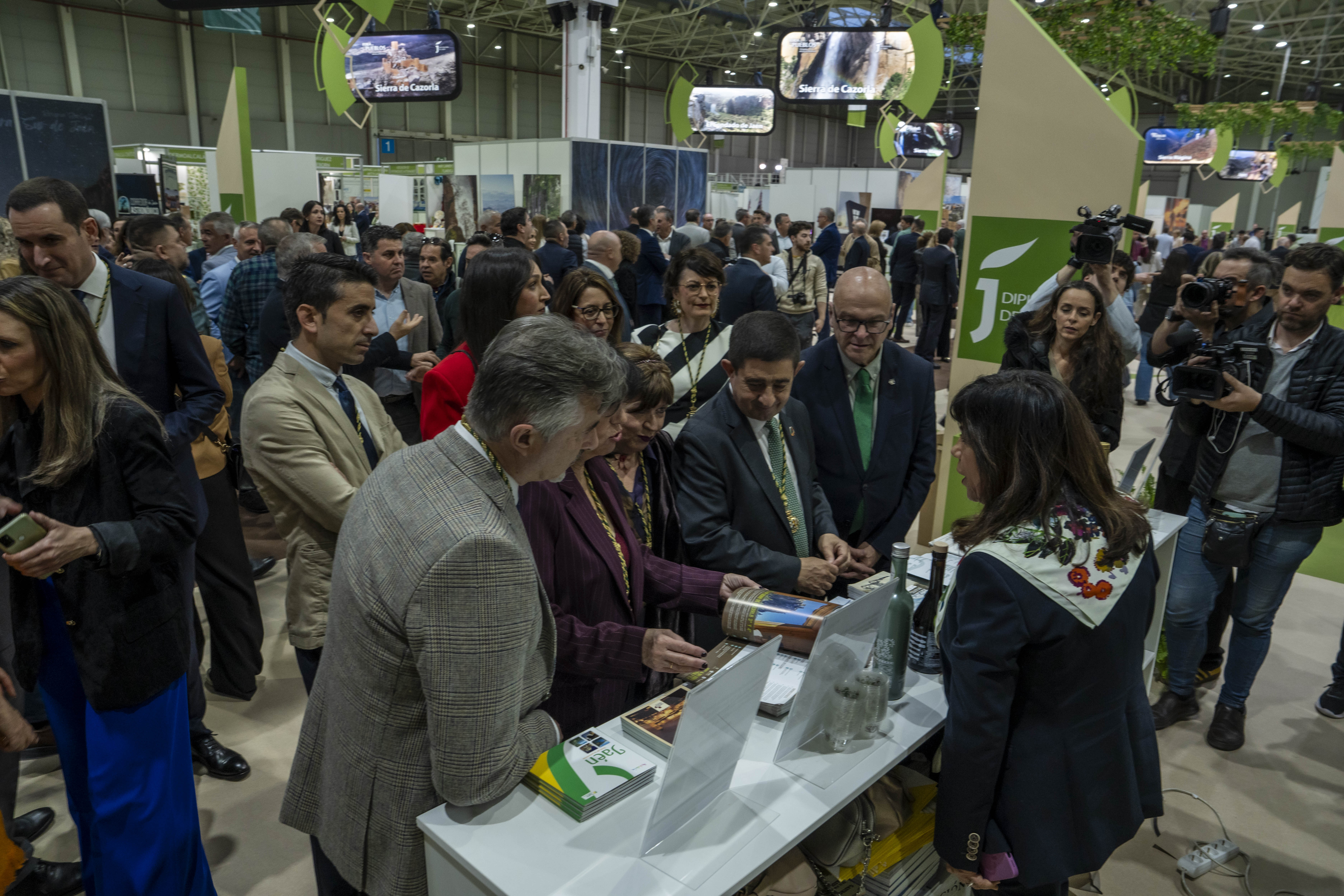 Estand de la Diputación de Jaén en la Feria de los Pueblos