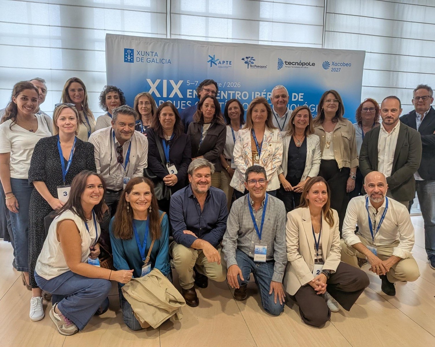 Foto de familia de algunos participantes en este encuentro, entre los que se encuentra Lourdes Martínez