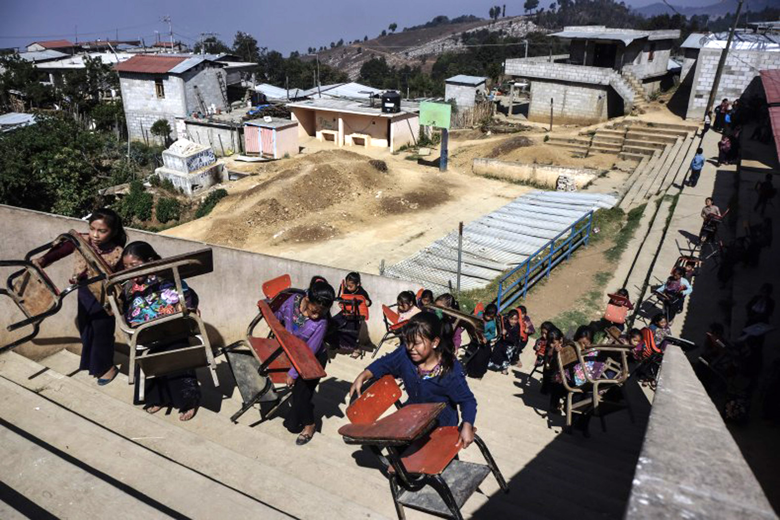 Las ni&ntilde;as flor en la escuela