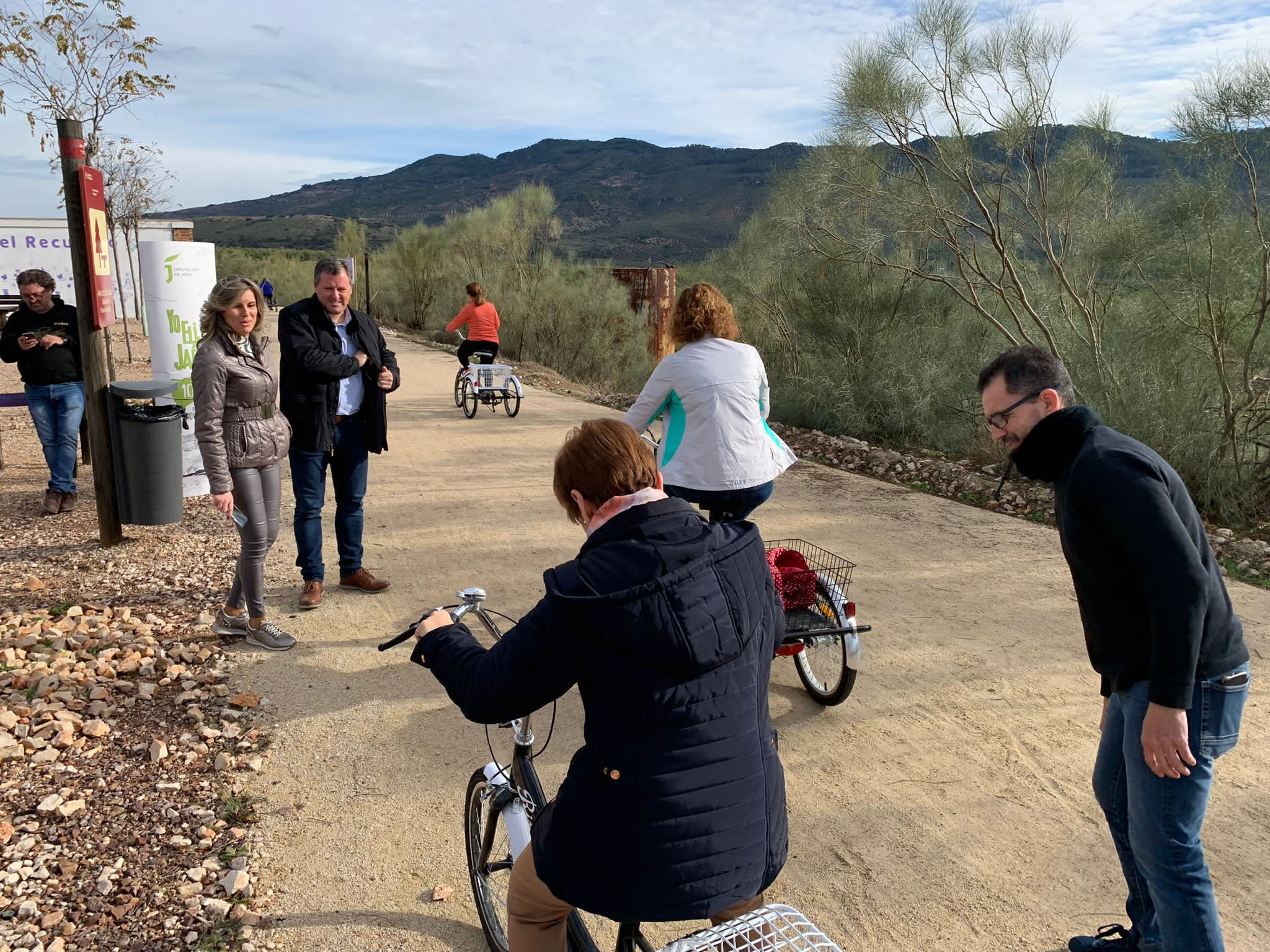 Los participantes han hecho una ruta con triciclo. JPG de 581 KB  | Imagen en ventana nueva | Diputación de Jaén 