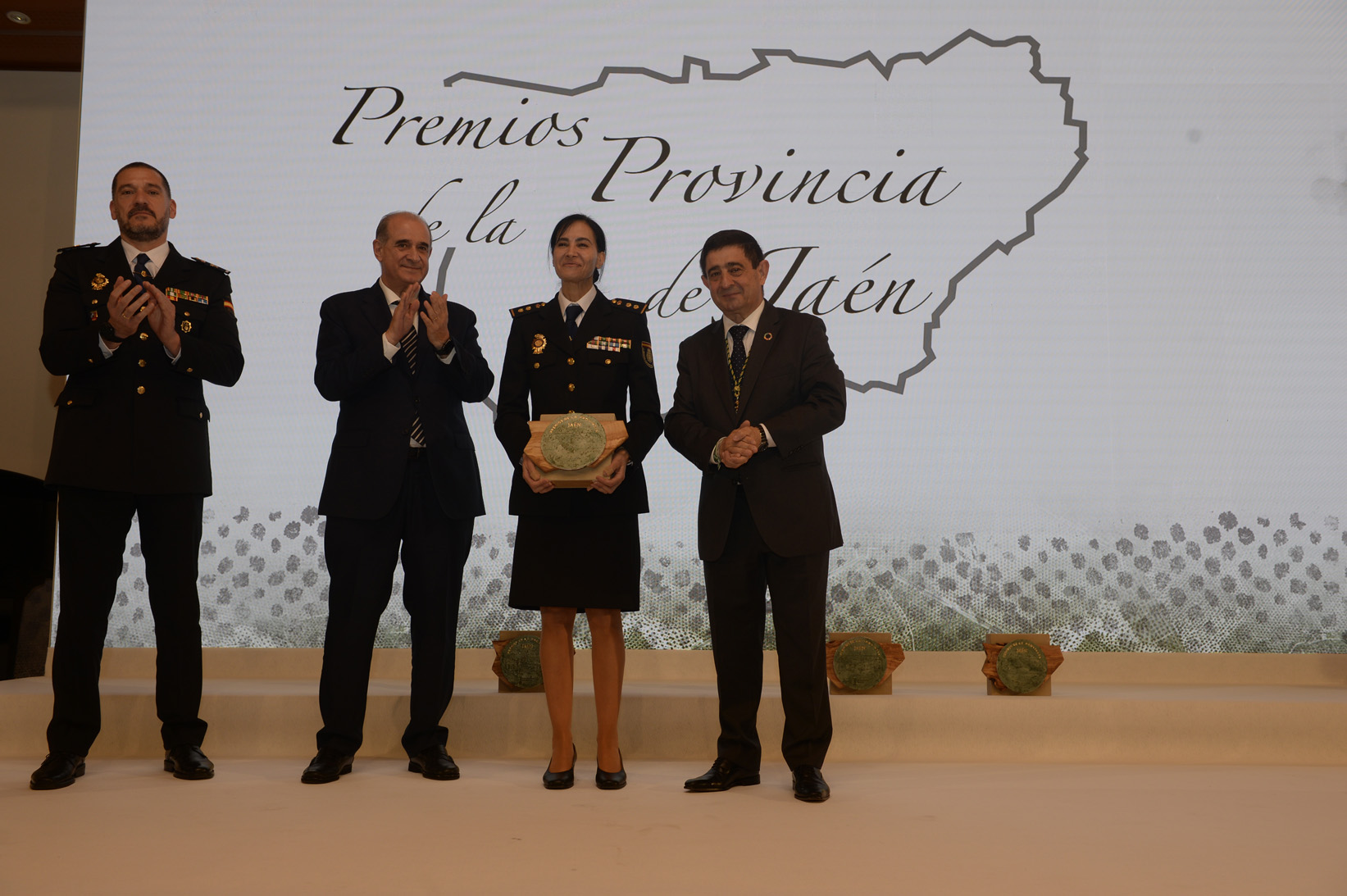 Premio de la Provincia a la Policía Nacional