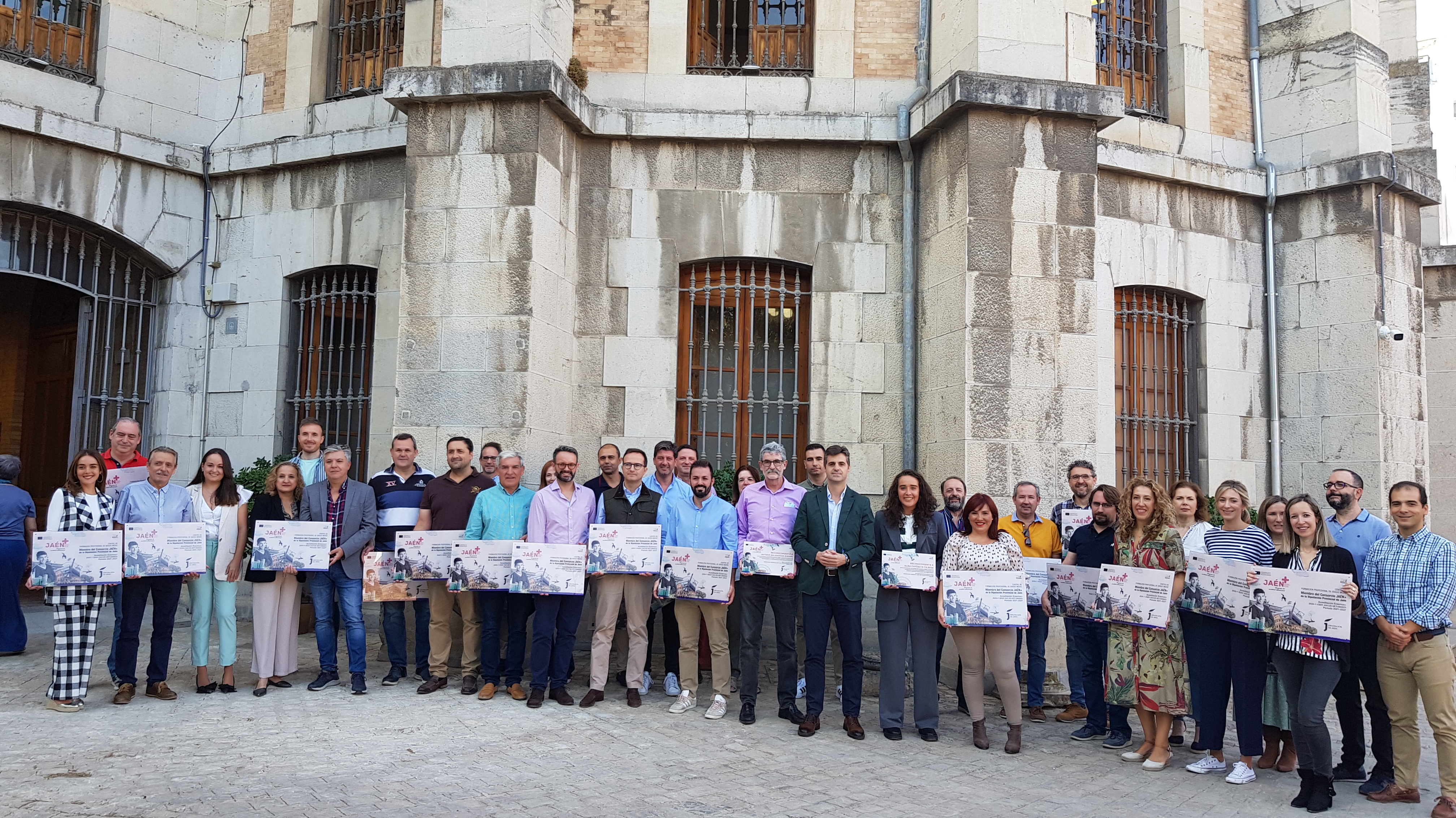 Pulsa para ampliar la imagen: Entrega placas difusión Consorcio Jaén+