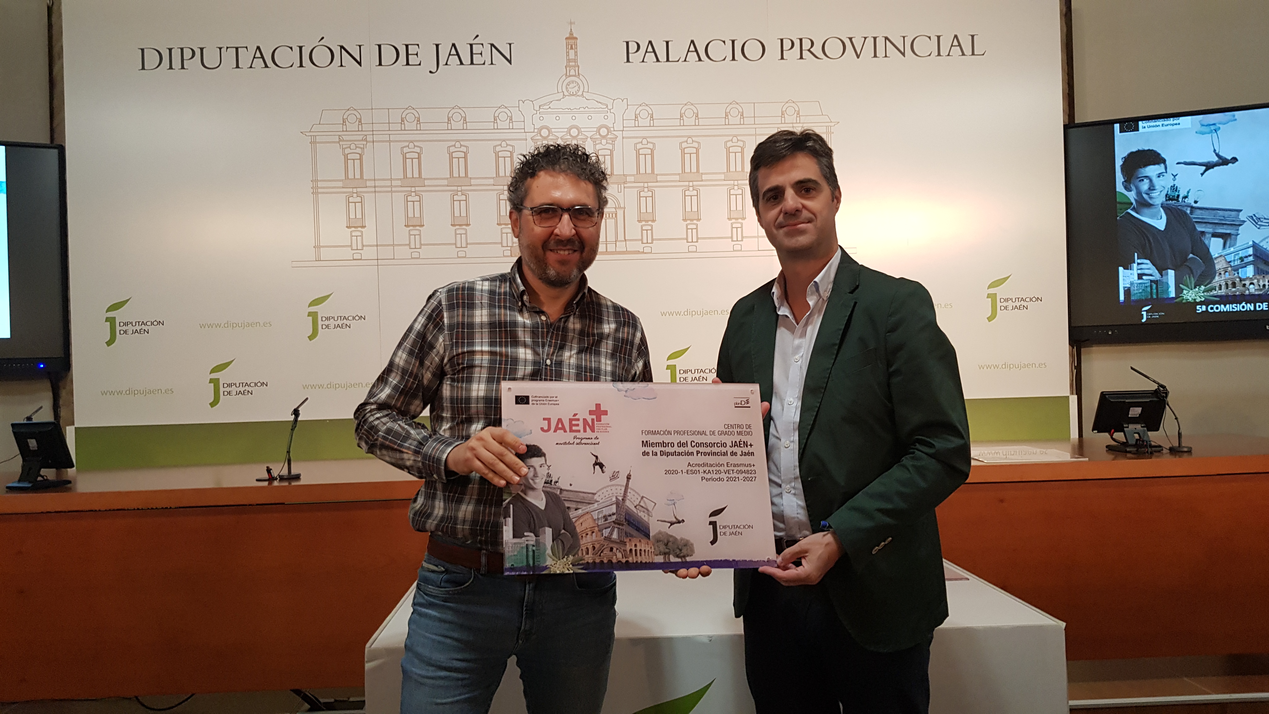 Pulsa para ampliar la imagen: IES SIERRA DE LAS VILLAS - Villacarrillo