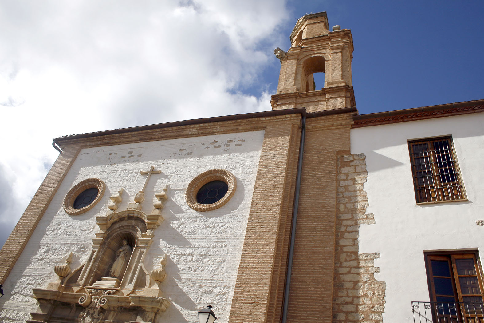 Pulsa para ampliar la imagen: Fachada