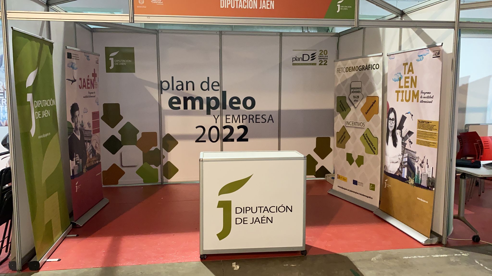 Pulsa para ampliar la imagen: Salón de Formación y Empleo en Alcalá la Real