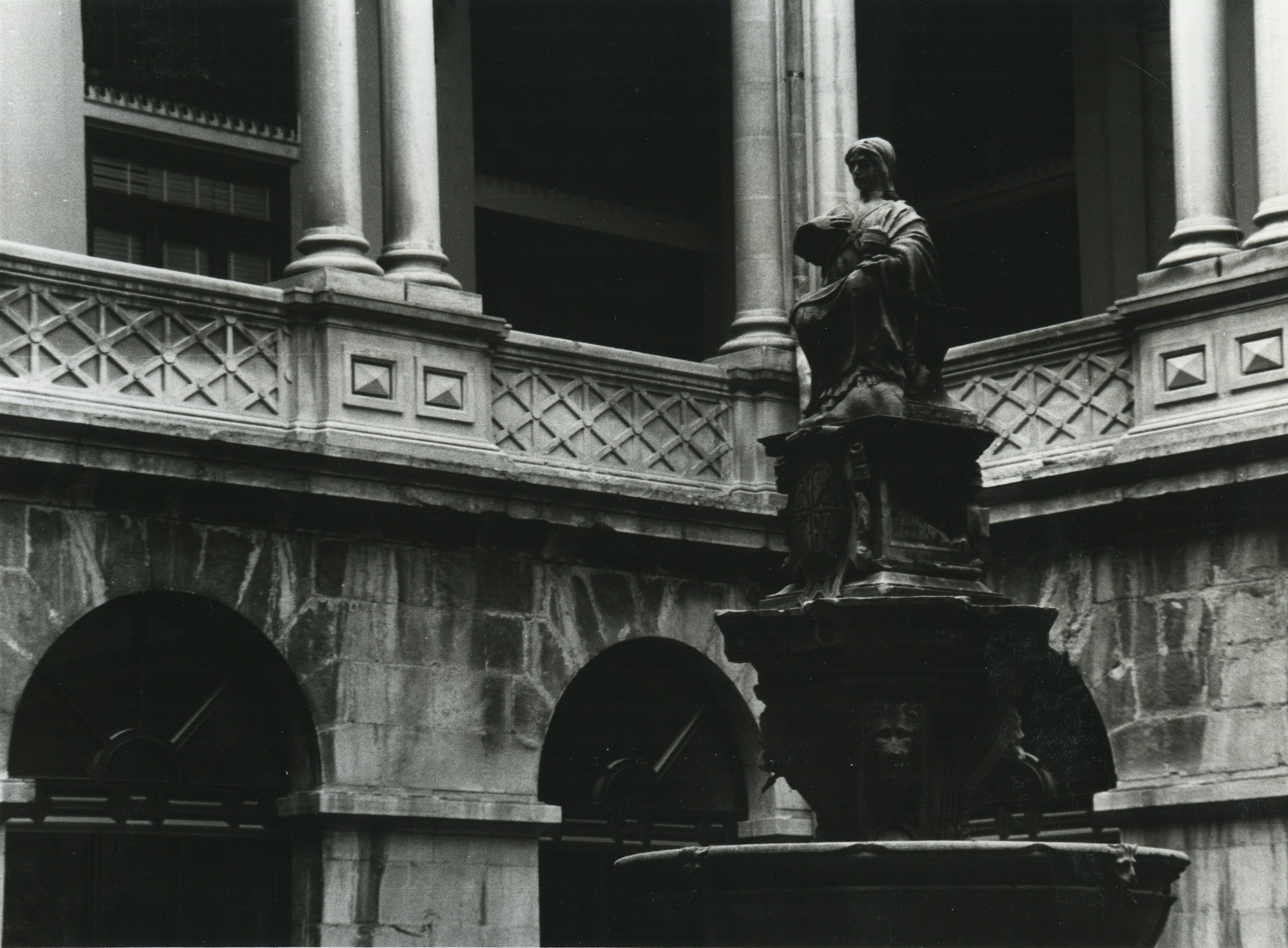 Patio del Palacio de la Diputación Provincial. Década de 1980.