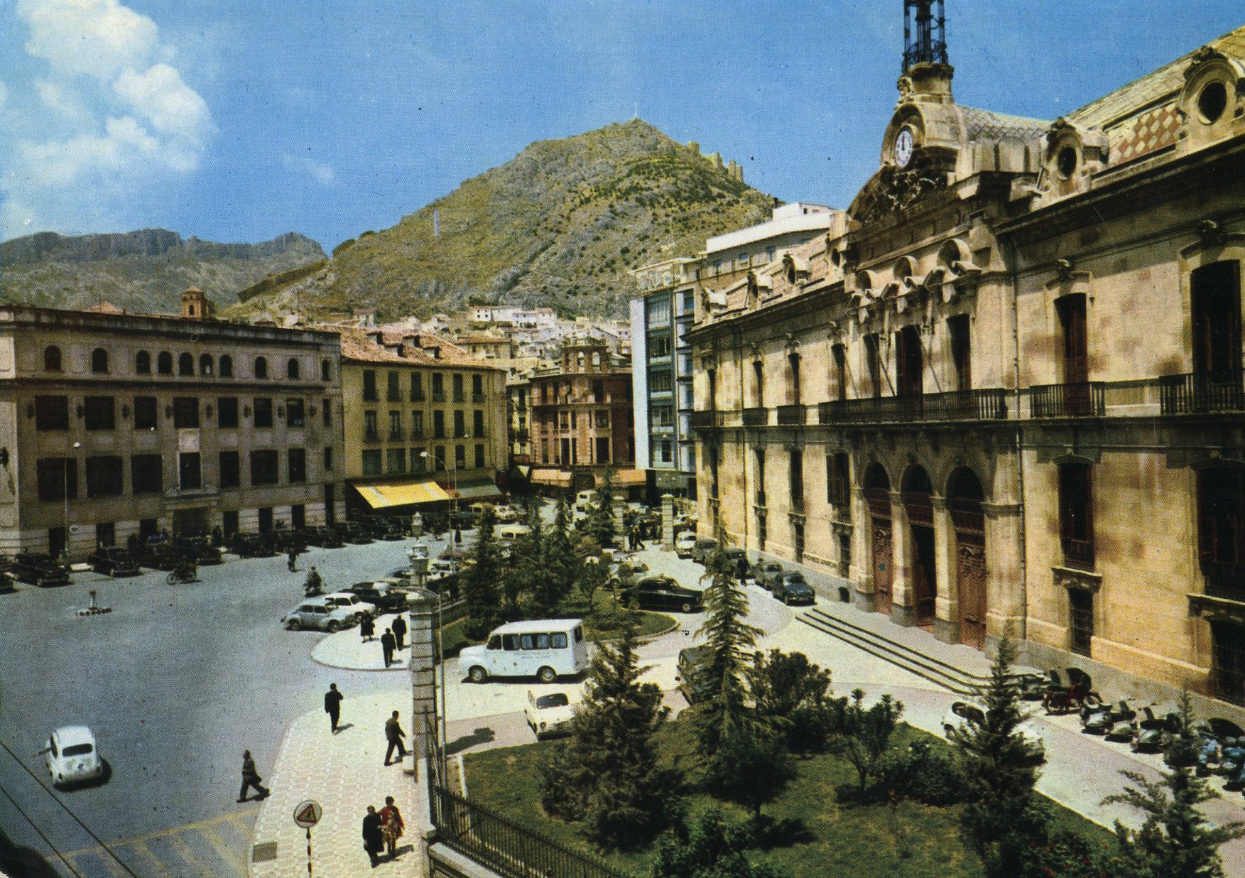 Palacio de la Diputación Provincial y Correos. Editorial Arribas. Década de 1960.