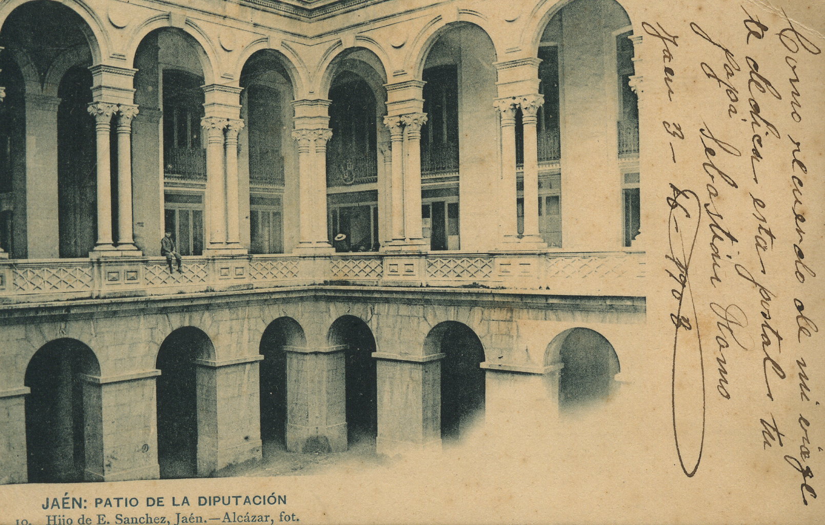 Patio de la Diputación Provincial. Fotógrafo Alcázar. Anterior a 1910.
