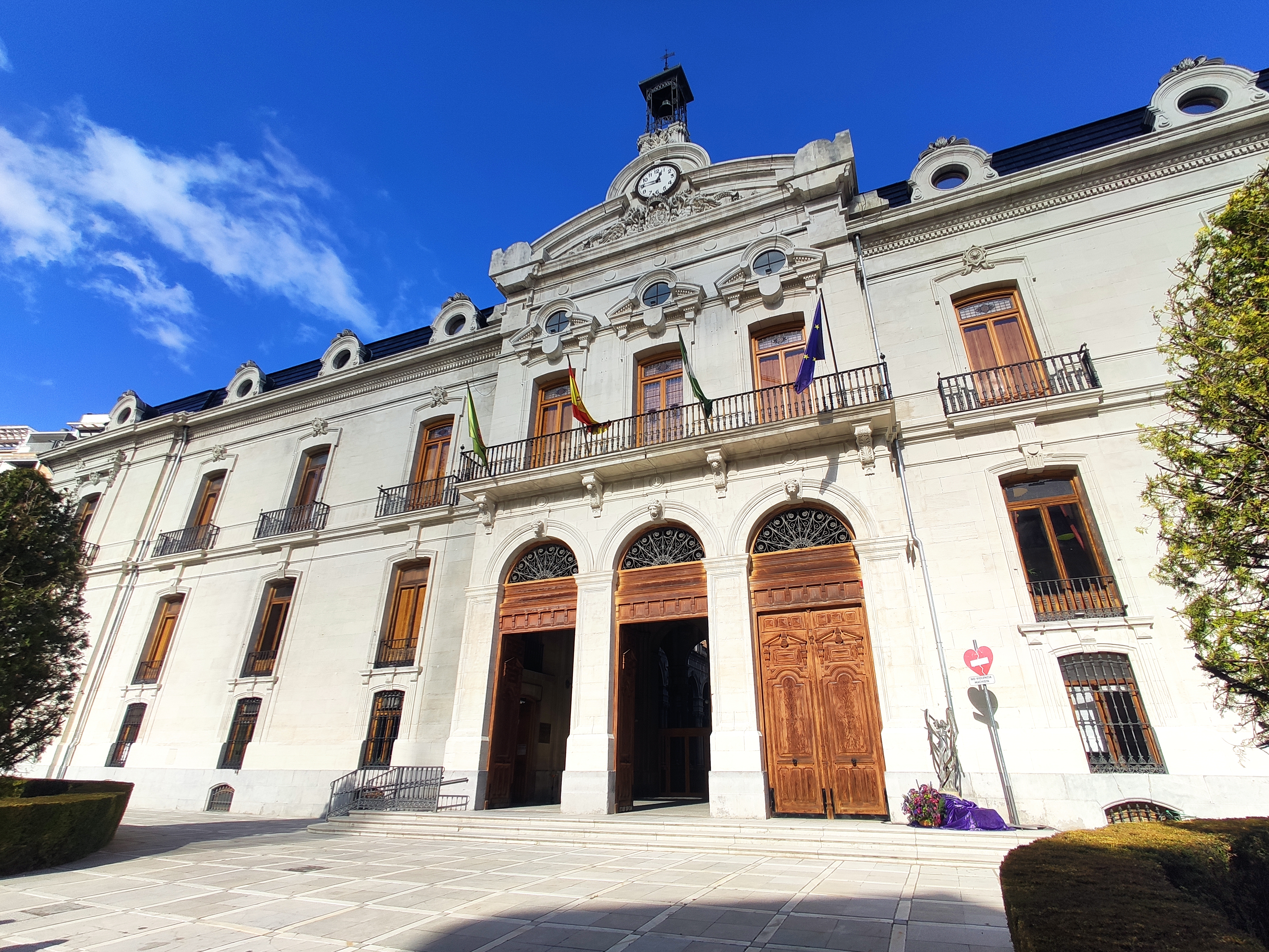 Pulsa para ampliar la imagen: Fachada Palacio Provincial