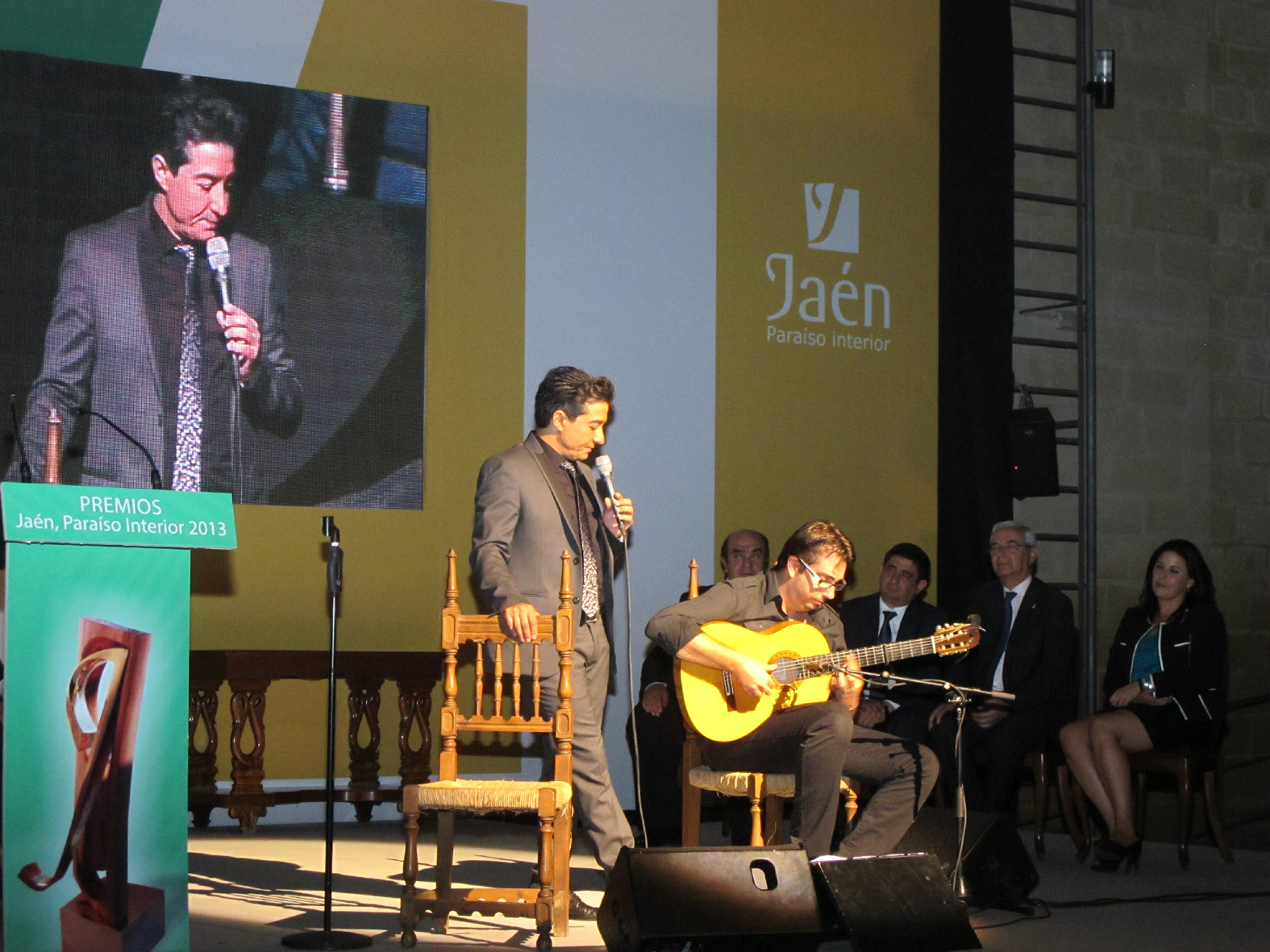 Pulsa para ampliar la imagen: Actuación de Juan Valderrama en los premios "Jaén, paraíso interior" 2013