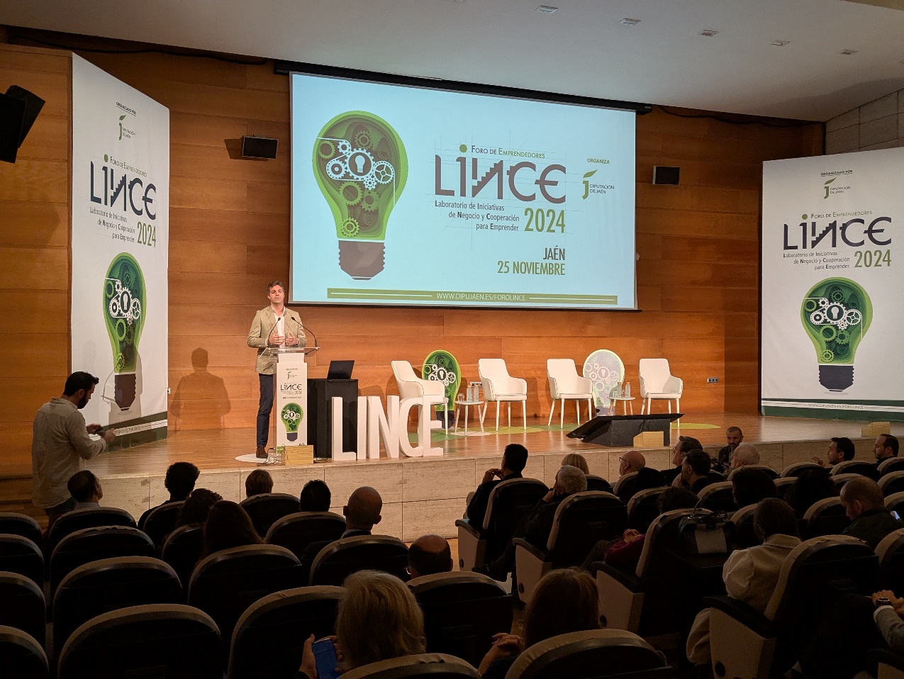 Fotos de celebración del Foro (25 de Noviembre de 2024)