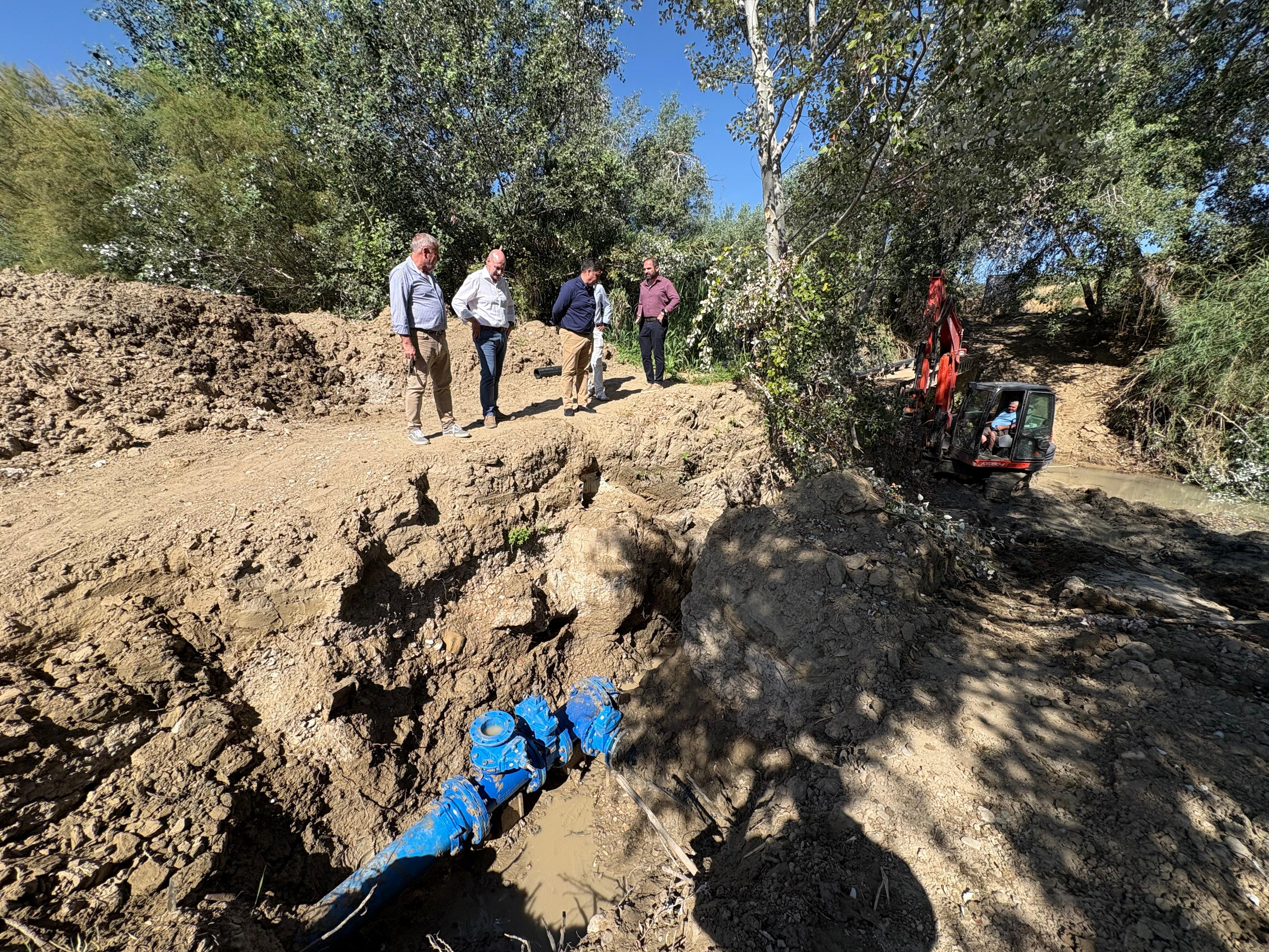 El diputado de Servicios Municipales ha visitado las obras en el cauce del río Guadalbullón