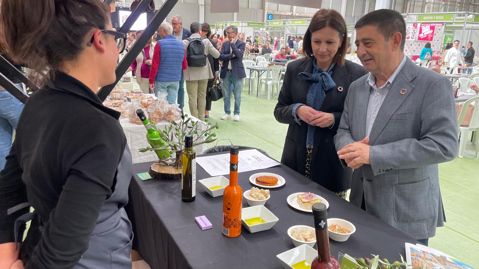 Recorrido por el espacio Degusta Jaén en la Feria de los Pueblos