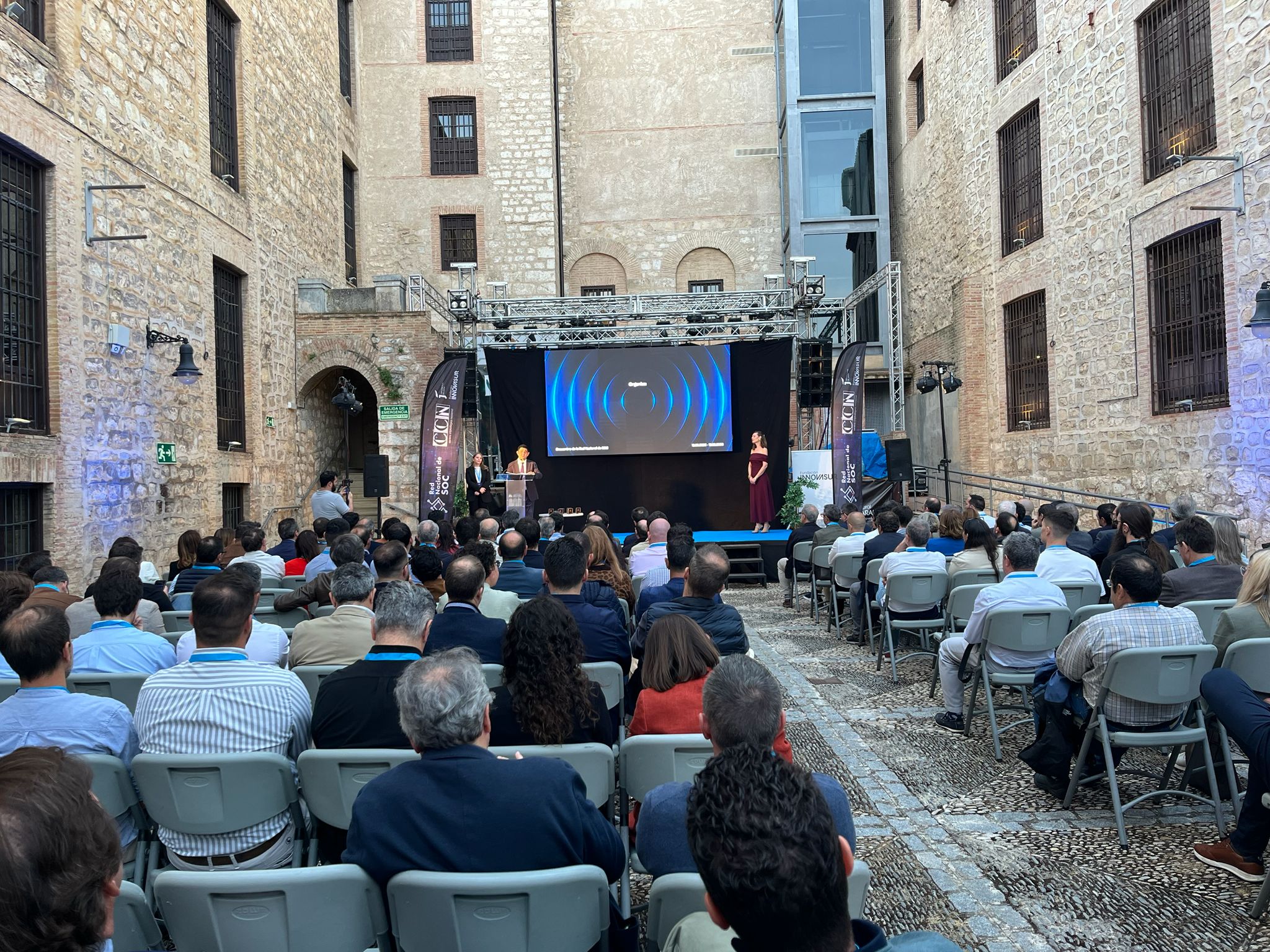 Recepción en el Centro Cultural Baños Árabes a participantes en este encuentro sobre ciberseguridad | Diputación de Jaén | Ampliar imagen