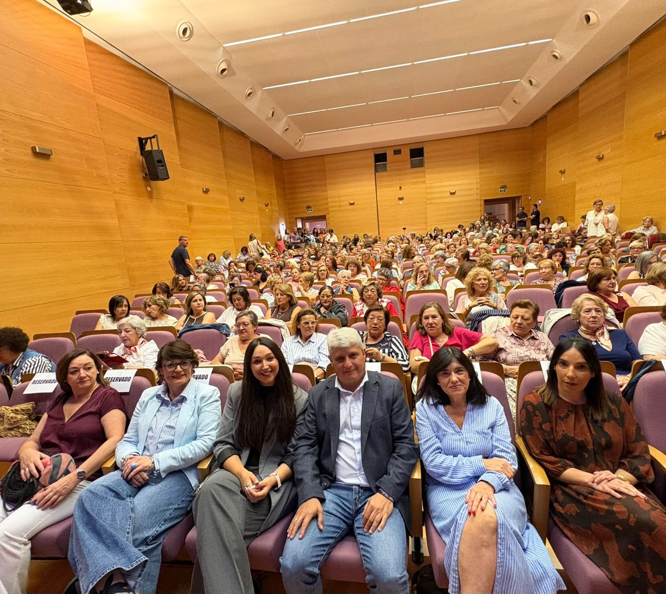 Autoridades asistentes a este encuentro en el que se han dado cita cerca de 270 mujeres de la provincia de Jaén