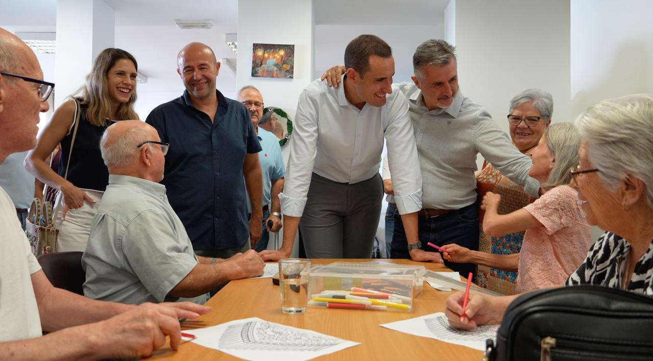 José Luis Olivares, Juan Latorre y José Luis Agea, durante su visita a la sede de esta entidad