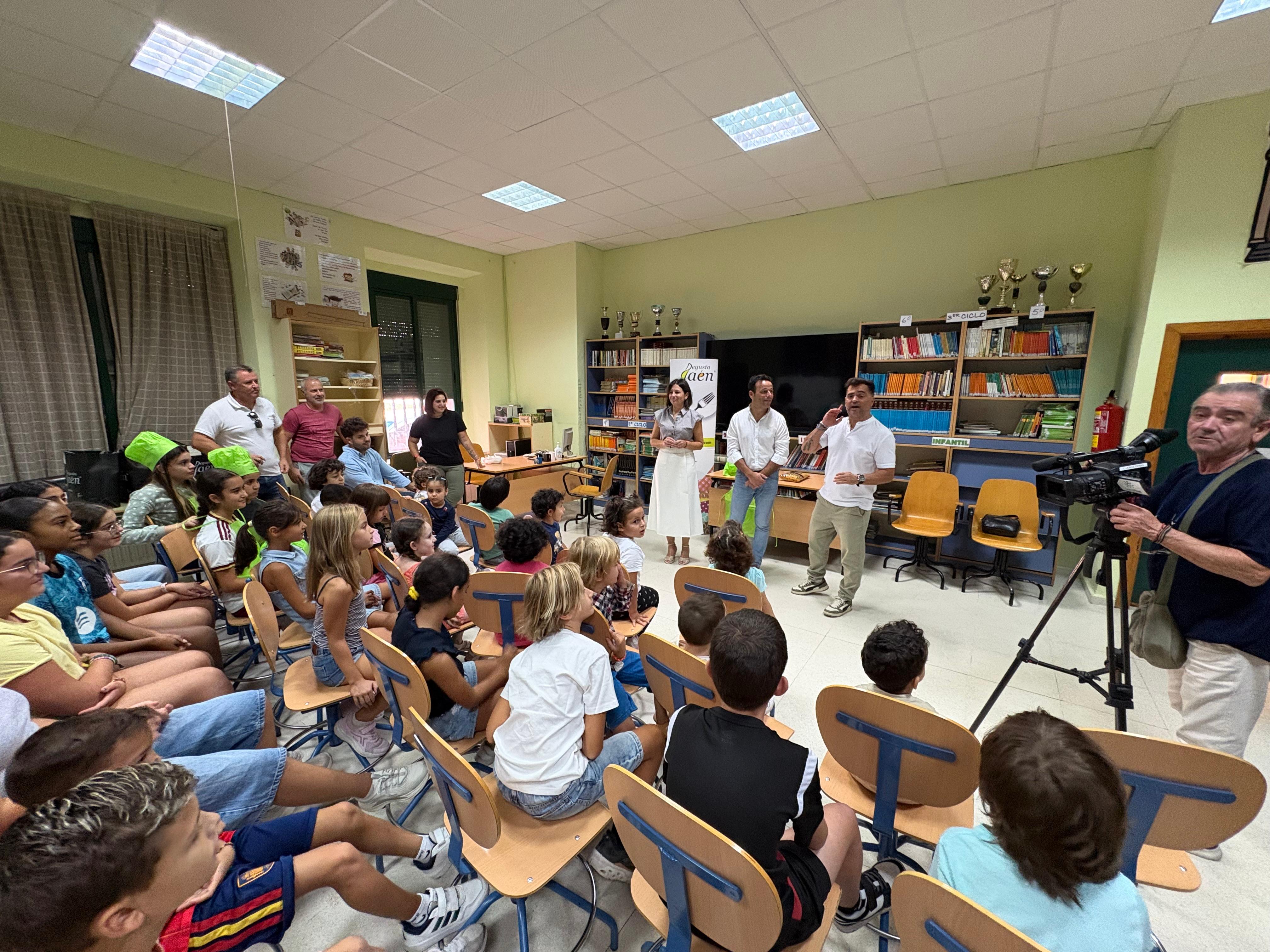 El CEIP Europa acoge durante esta semana el programa 'Degusta Jaén en tu colegio', que ofrece talleres y desayunos saludables con productos agroalimentarios de la provincia
