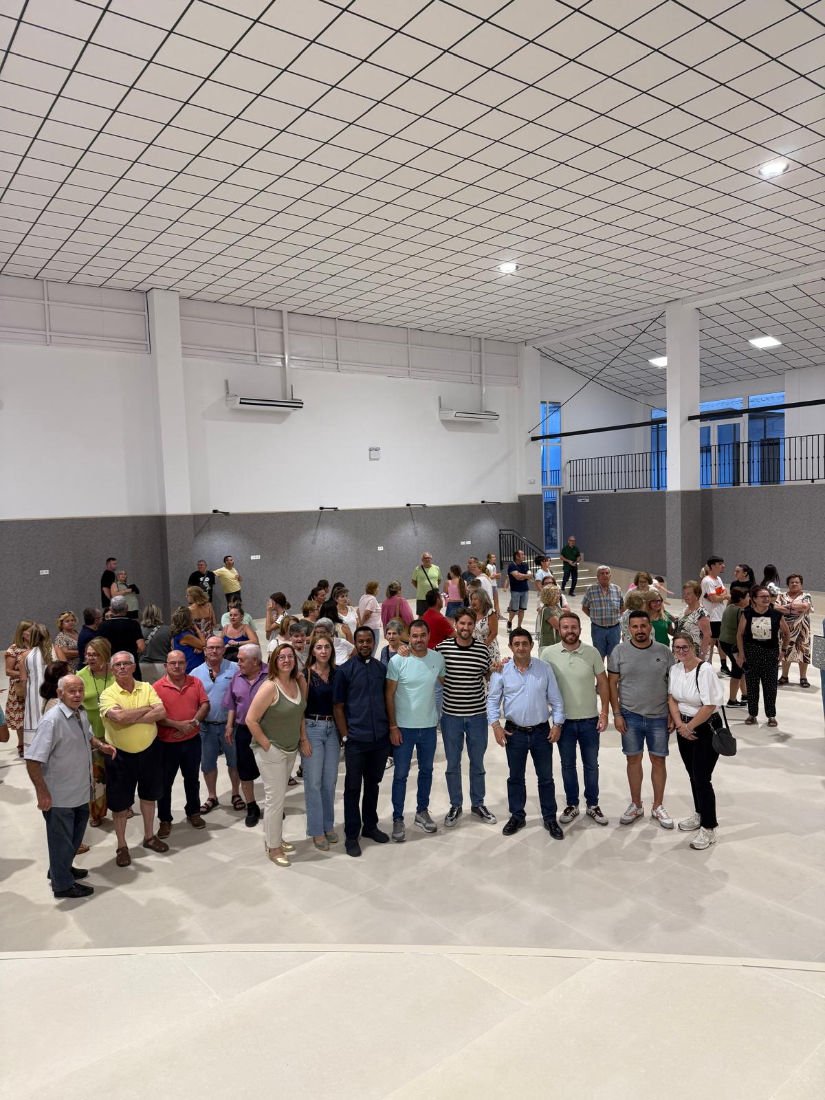 Autoridades presentes en el acto inaugural de la caseta municipal de Bedmar