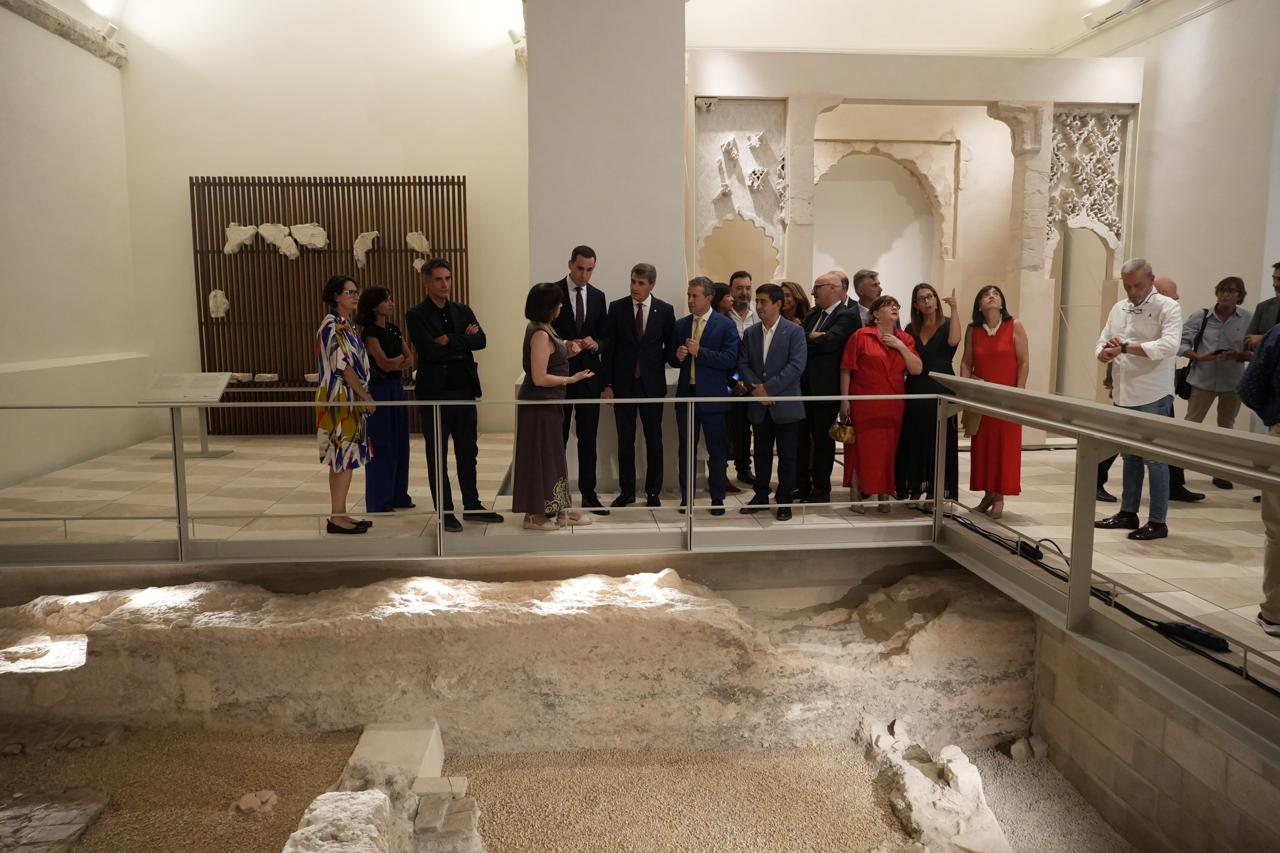 Visita de las autoridades a esta iglesia | Imagen en ventana nueva | Diputación de Jaén