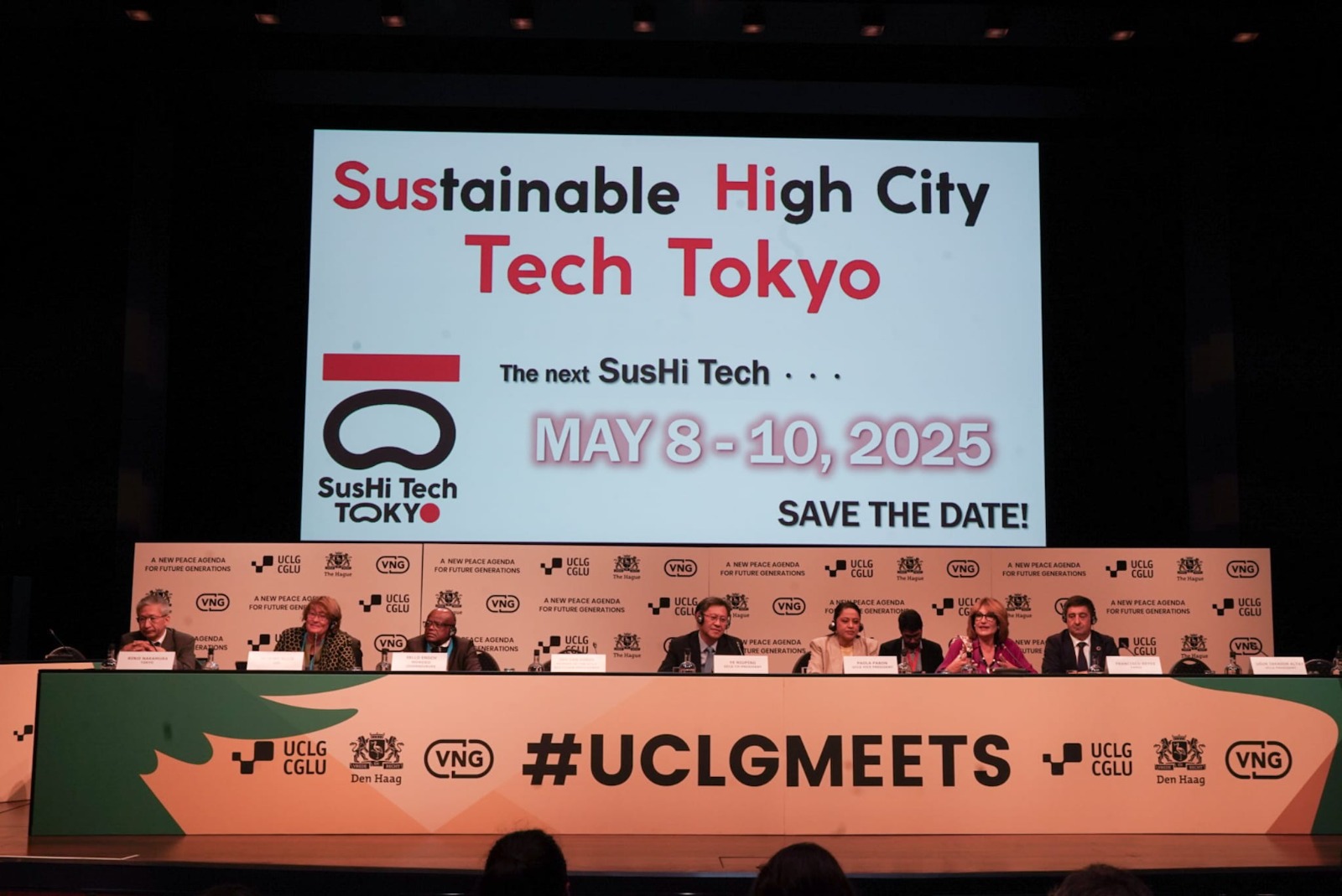 Paco Reyes, a la derecha, durante su intervención en este foro | Diputación de Jaén | Ampliar imagen